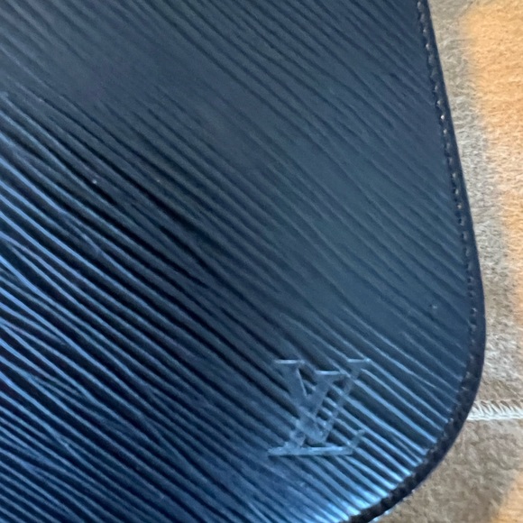 Louis Vuitton Epi Leather Demi Lune Pochette with dust bag - Picture 2 of 14